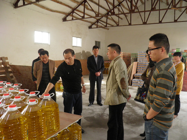 省國資委第二監(jiān)事會辦事處王正發(fā)一行到固鎮(zhèn)縣公司調(diào)研指導(dǎo)工作