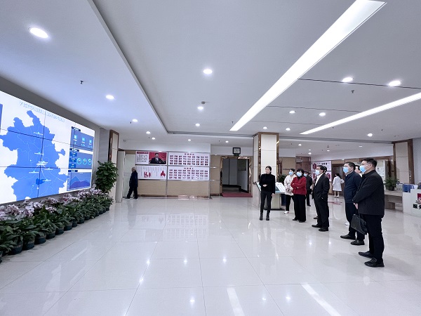 王思軍一行考察九久夕陽紅醫(yī)養(yǎng)集團(tuán)